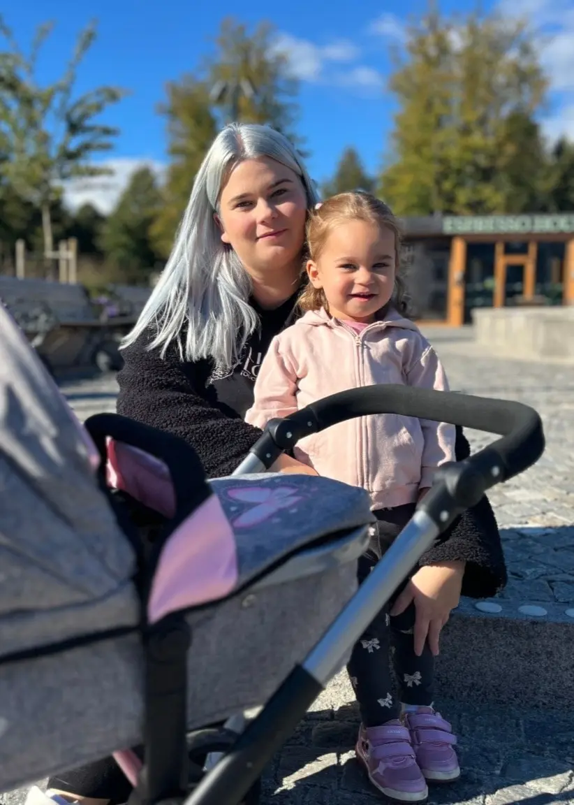 Julia Edwards Levins dotter Valencia slog slig blodig på torget. 