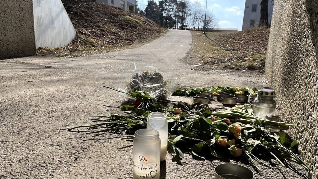 Minnesplats efter en dödsskjutning i Geneta.