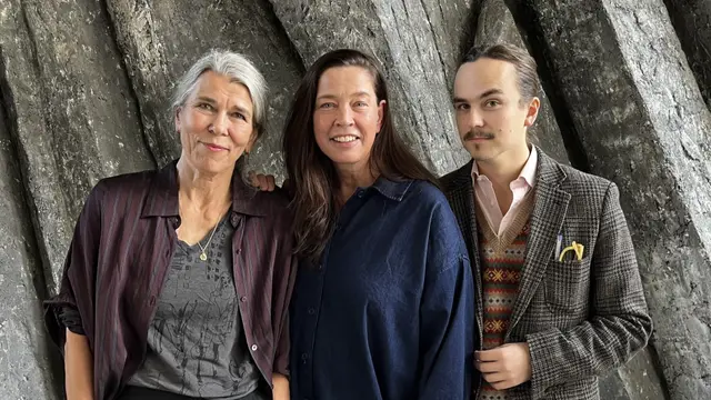 Cilla Naumann, Marie Lundström och Mattias Timander har expressläst Nobelpristagarens novellsamling "Den sista vargen", utgiven på svenska 2020.