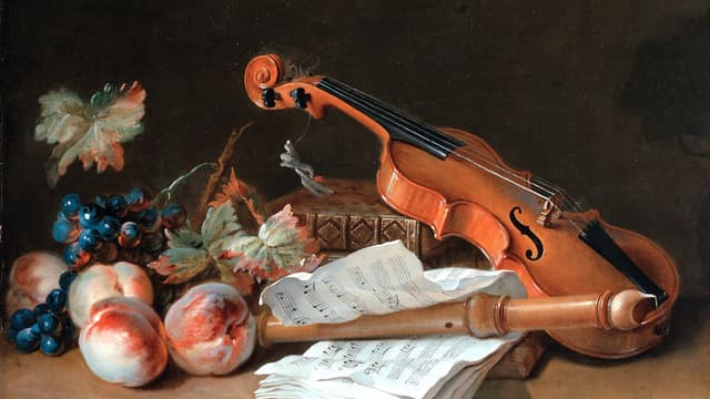 Stilleben med en fiol, en blockflöjt, böcker, en samling notblad, persikor och vindruvor på en bordsskiva av Jean-Baptiste Oudry 